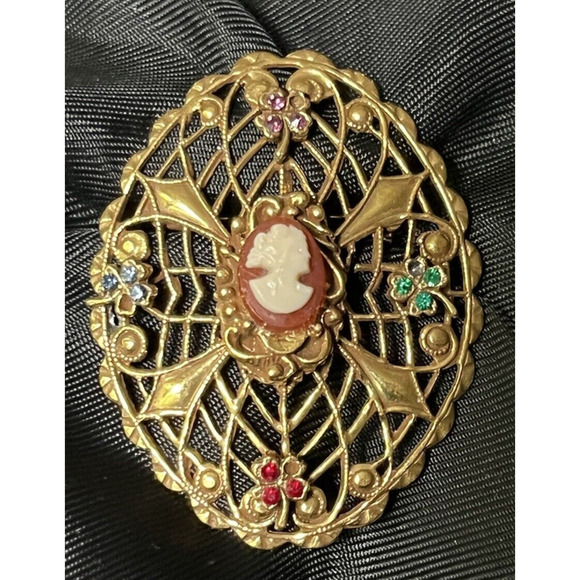 Unbranded | Jewelry | Vintage Cameo Brooch Pin Openwork Lucite ...